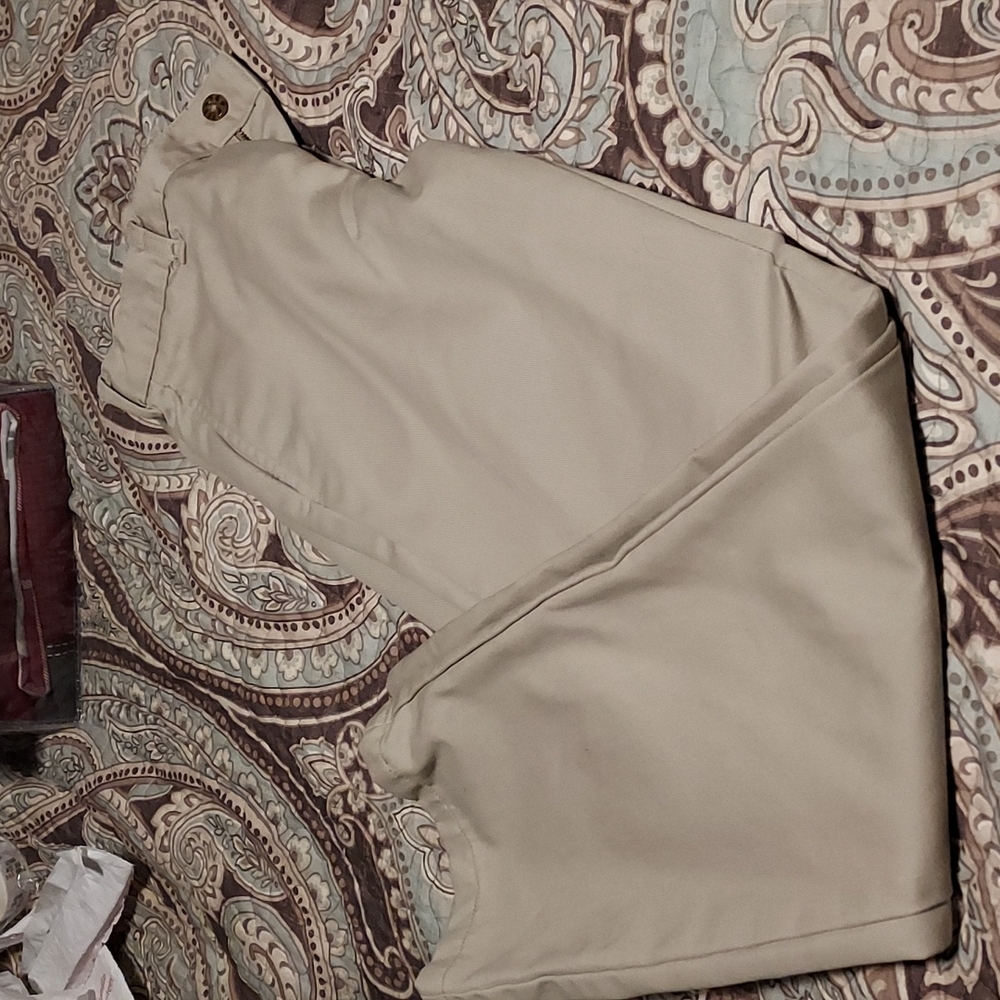 😺4/$25. Boys size 12 flat front khaki dress pants